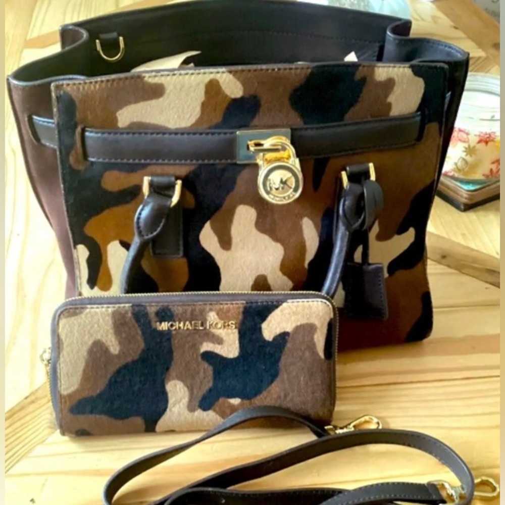 Michael Kors Camo Haircalf Hamilton Tote Leather Matching Wallet GUC